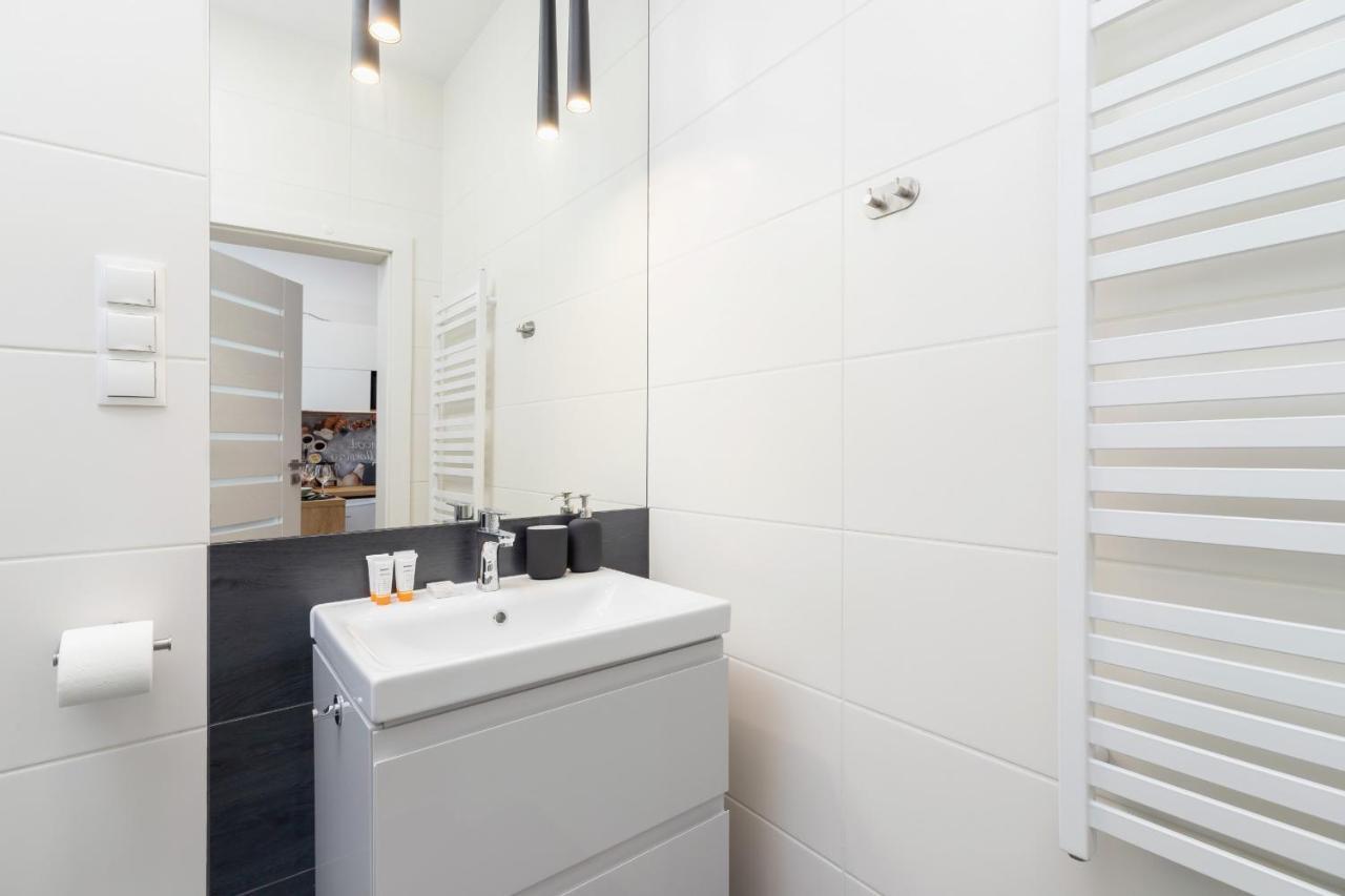 Kraków Trendy Studio Apartments by Renters Cracóvia Exterior foto